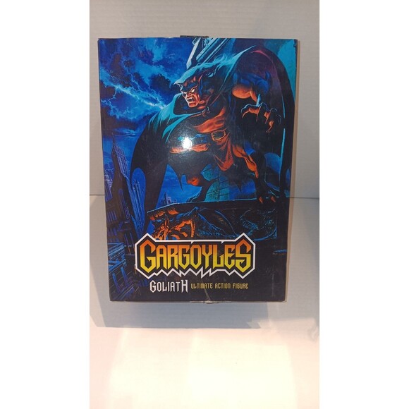 NECA Disney's Gargoyles Goliath - Ultimate 7" Action Figure w/ Accessories - Picture 1 of 7